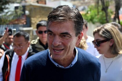 Quem é Rodrigo Paz, presidente de centro-direita eleito na Bolívia?