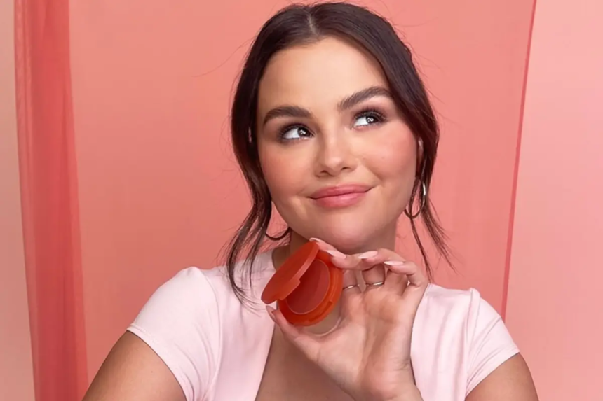 Rare Beauty, marca de Selena Gomez, alcança avaliação de mercado bilionária; confira o patrimônio