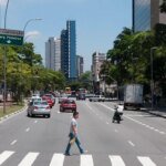 Salas comerciais na Faria Lima atingem preço de até R$ 400 por metro quadrado.