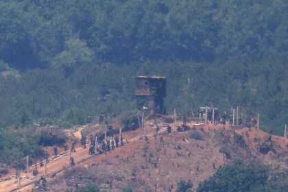 Soldado norte-coreano deserta para o Sul através da fronteira terrestre fortemente vigiada