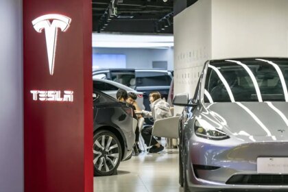 Tesla bate recorde de vendas em corrida para aproveitar crédito fiscal nos Estados Unidos