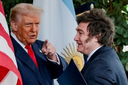 Trump alerta sobre eleição e provoca reação com acusação de “colonialismo” na Argentina