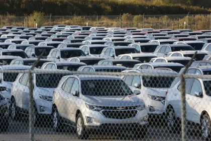 Trump concede alívio tarifário para veículos nos EUA e impõe novas tarifas para caminhões