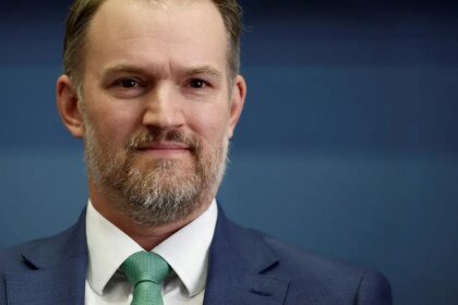 Trump pode aplicar tarifas de 100% à China, dependendo de ações sobre terras raras