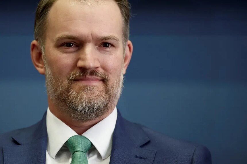 Trump pode aplicar tarifas de 100% à China, dependendo de ações sobre terras raras