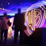 Warner Bros. avalia possível venda após interesse de grandes empresas como Netflix e Paramount