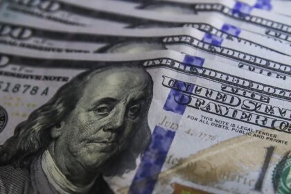 Dólar Dispara e Atinge R$ 5,35 Com Medida Provisória no Radar