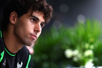 F1: Ferrari Mira em Bortoleto para 2027, Revela Imprensa Europeia