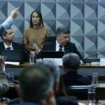 Ex-Presidente do INSS Silencia Diante de Questionamentos em CPI