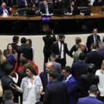 Câmara Endurece Penas para Extorsão e Uso de Escudo Humano por Criminosos