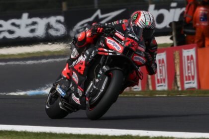 MotoGP: Aprilia Domina Treino na Austrália com Bezzechi na Ponta