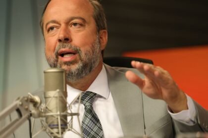 Governador do Amapá e Ministro celebram licença para exploração da Petrobras na Margem Equatorial