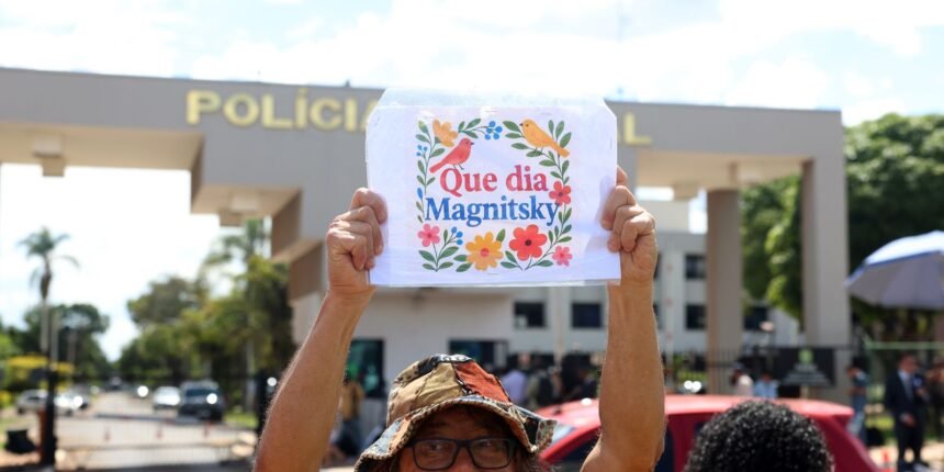 Ministros Reagem à Prisão de Bolsonaro e Citam Risco de Fuga