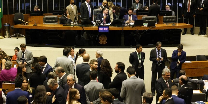 Câmara Aprova Aumento Gradual da Licença-Paternidade Até 20 Dias