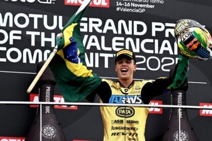 Diogo Moreira Faz História e Conquista o Mundial de Moto2