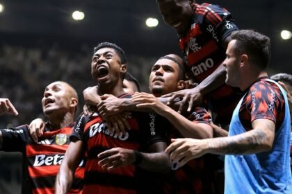 Flamengo Empata e Vê Título Brasileiro Mais Próximo Após Revés do Palmeiras