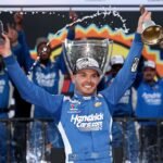 NASCAR: Kyle Larson Leva Bicampeonato em Final Dramático em Phoenix