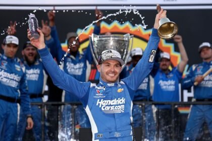 NASCAR: Kyle Larson Leva Bicampeonato em Final Dramático em Phoenix