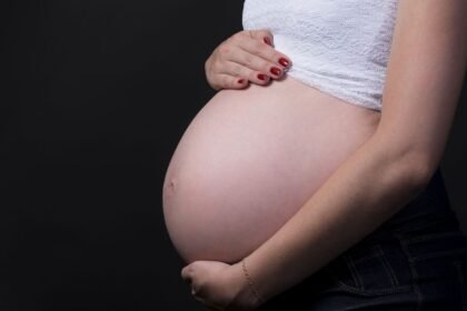 Gestantes em Áreas Pobres Enfrentam Risco Elevado de Natimortalidade