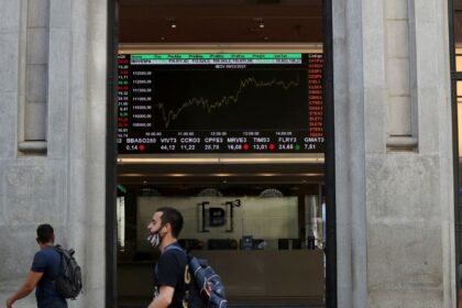 Bolsa Brasileira Alcança Novo Recorde Histórico, Impulsionada por Otimismo Econômico