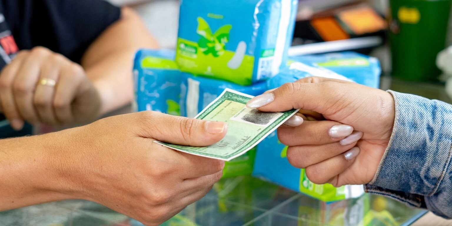 Absorventes Gratuitos no SUS: Milhões de Mulheres Recebem Alerta para Retirada