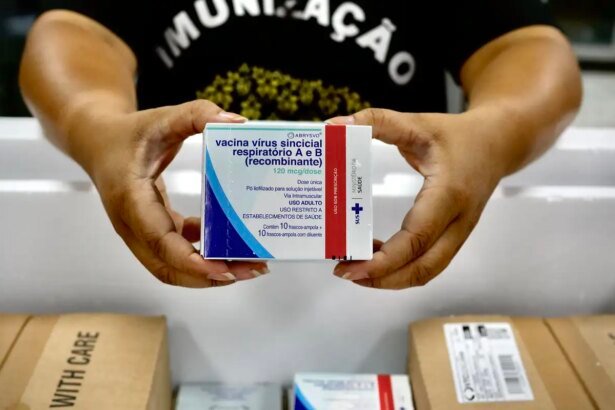 Vacina Contra Vírus Respiratório Começa a Ser Distribuída Gratuitamente em Todo o País