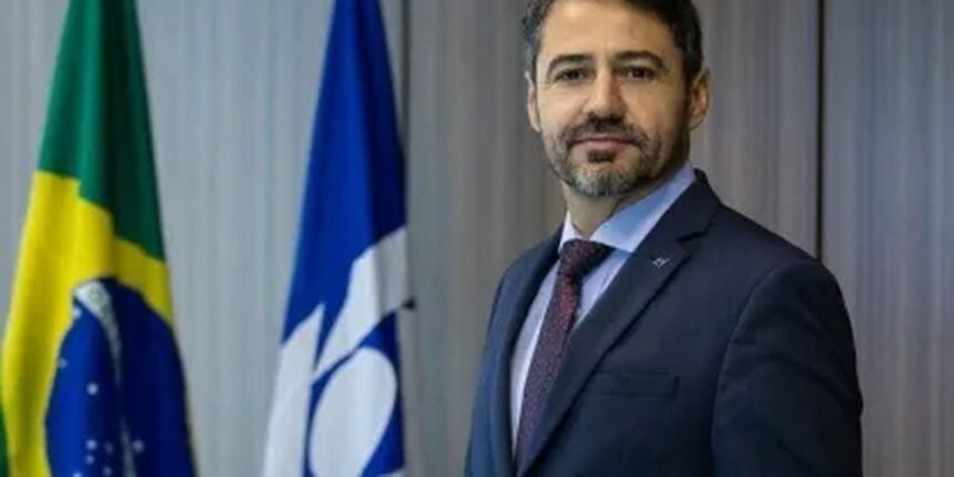 CGU Demite Ex-Chefe da Receita Envolvido no Caso das Joias Sauditas